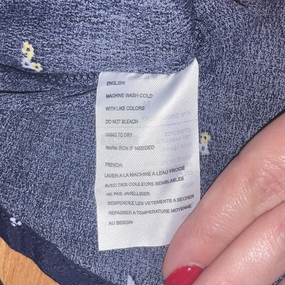 NEW Elodie Women's Size M Navy Blue Floral Puff Sleeve Shirt From Anthropologie - Picture 5 of 8